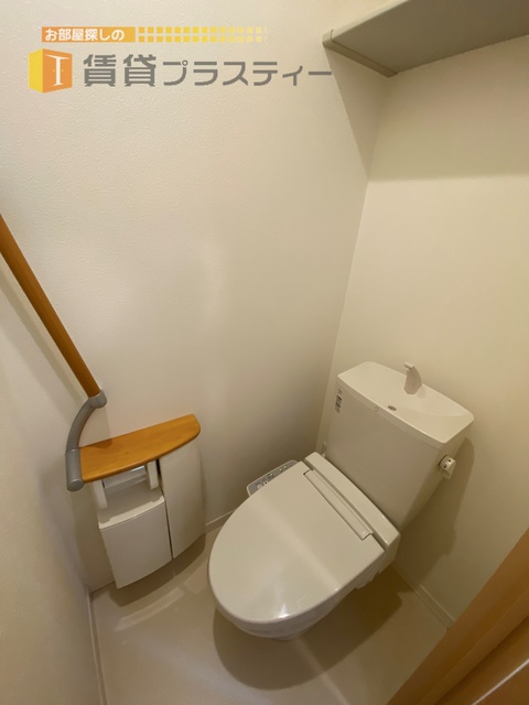 トイレ　シャワートイレ完備。