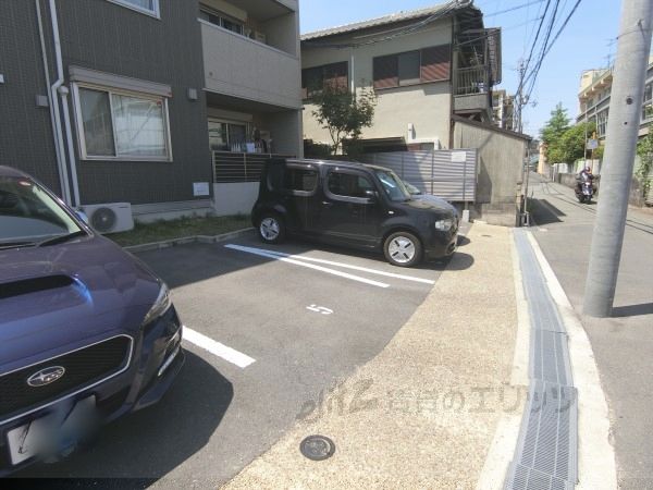 駐車場　駐車場