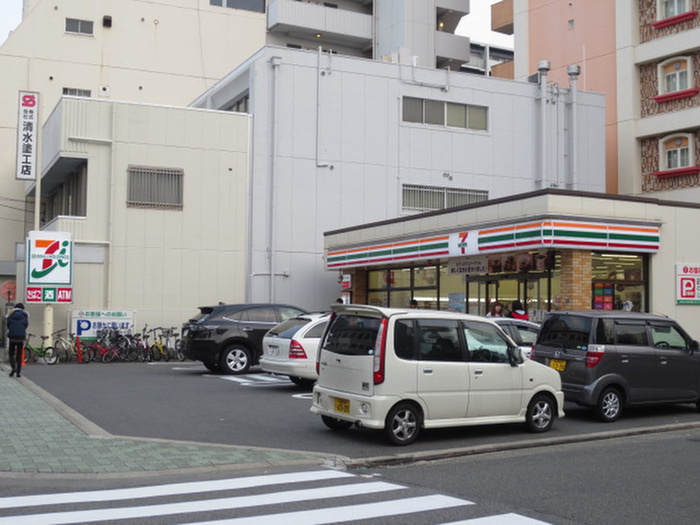 コンビニ　セブンイレブン栄五丁目店（コンビニ）まで130m