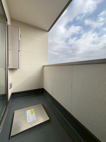 バルコニー　同施工会社の画像になります