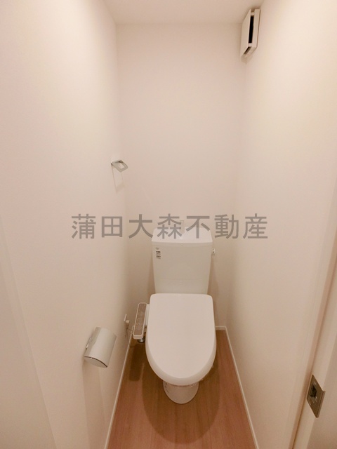 トイレ　温水洗浄便座付きのトイレ