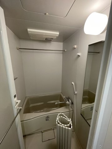 バス・シャワールーム　(参考)同マンション別間取り他部屋の写真（間取り図が正）