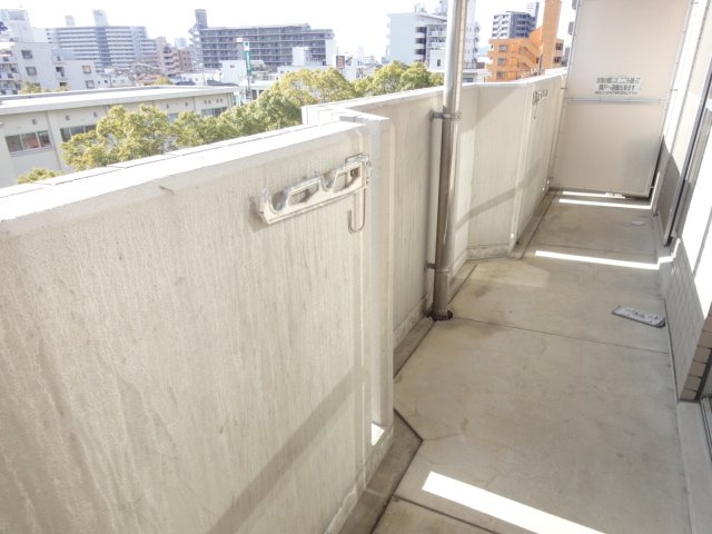 バルコニー　同物件別号室の写真