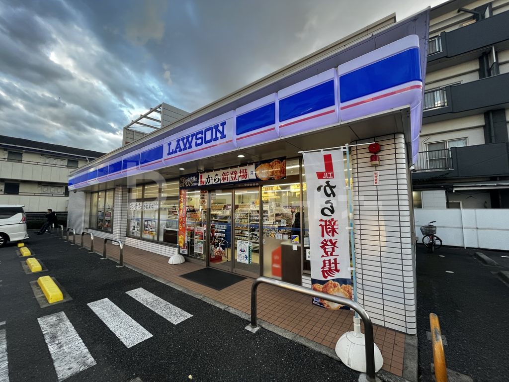 コンビニ　ローソン松戸日暮店（コンビニ）まで600m