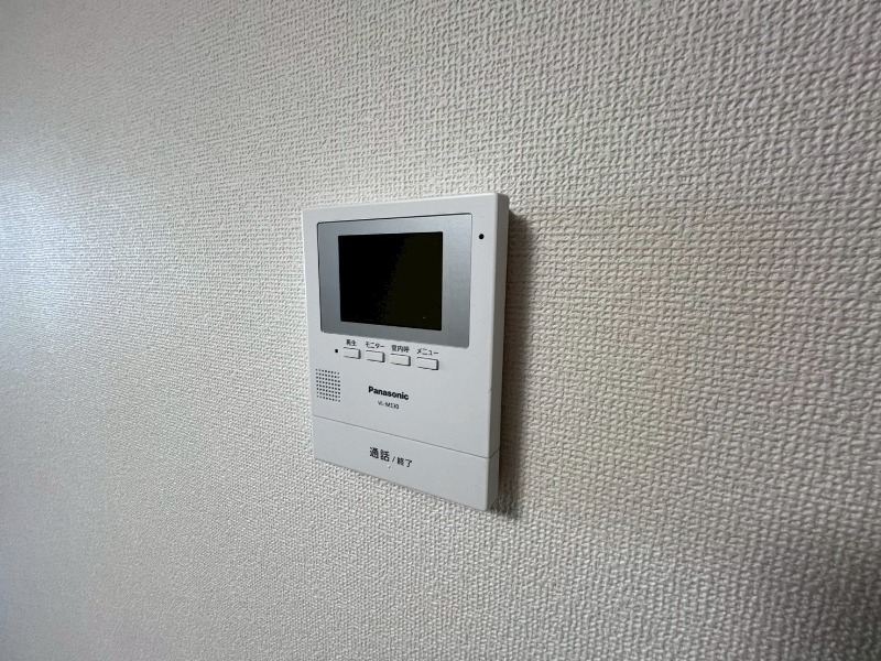 セキュリティ　ＴＶモニター付インターホンです。来客者の顔が見えるので安心！
