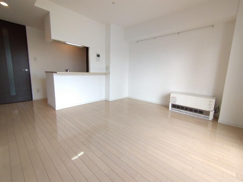 居室・リビング　広くてキレイなお部屋が広がっていて、充実した生活が送れそう。