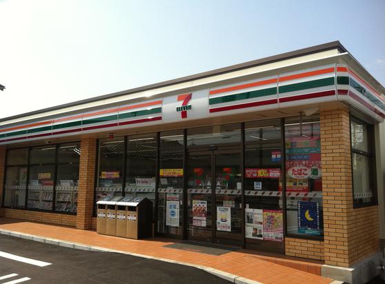 コンビニ　セブンイレブン 千駄ヶ谷1丁目店（コンビニ）まで529m