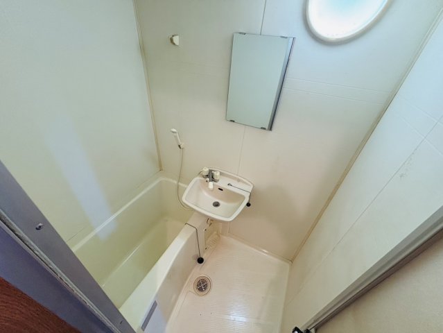 バス・シャワールーム　同建物別部屋 現況優先