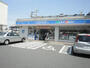 コンビニ　【ローソン戸畑千防一丁目店】（コンビニ）まで303m