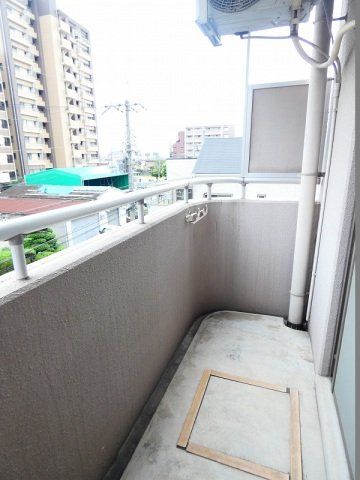 バルコニー　南向きのバルコニーです。