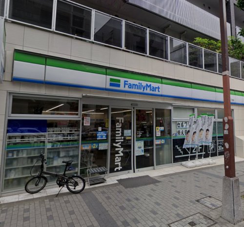 コンビニ　ファミリーマート 栄二丁目店（コンビニ）まで63m