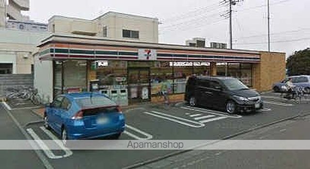 コンビニ　セブン－イレブン三郷早稲田４丁目店（コンビニ）まで302m