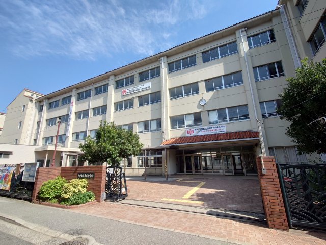中学校　神戸市立本庄中学校（中学校）まで715m