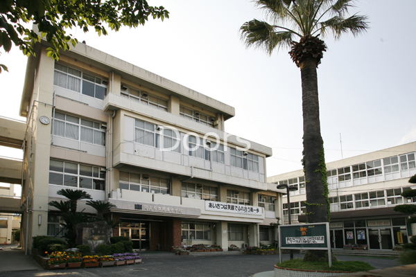 中学校　岡山市立岡輝中学校（中学校）まで488m