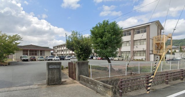 中学校　加西市立北条中学校（中学校）まで2800m