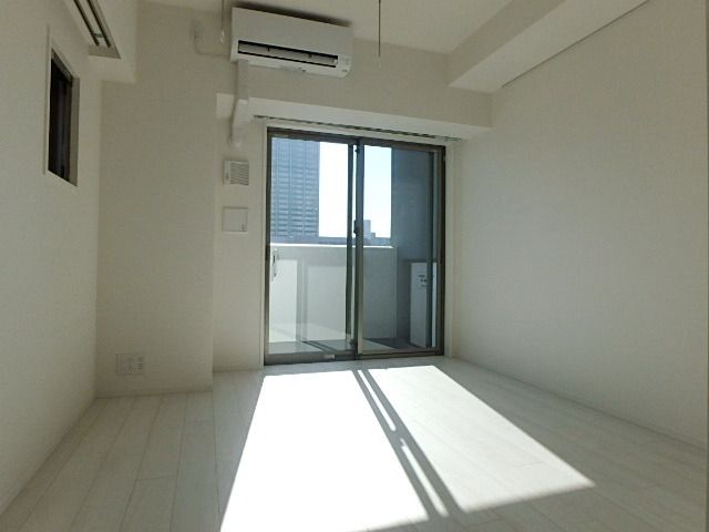 居室・リビング　★明るいお部屋！風通し良好★