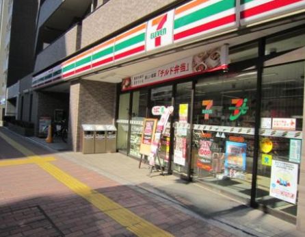 コンビニ　セブンイレブン文京小石川4丁目店（コンビニ）まで128m
