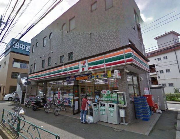 コンビニ　セブンイレブン三鷹大沢６丁目店（コンビニ）まで956m