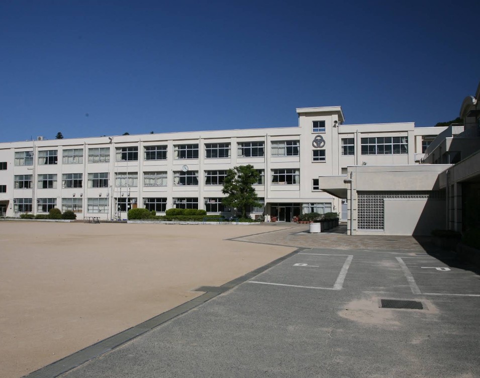 小学校　三田市立三輪小学校（小学校）まで5746m