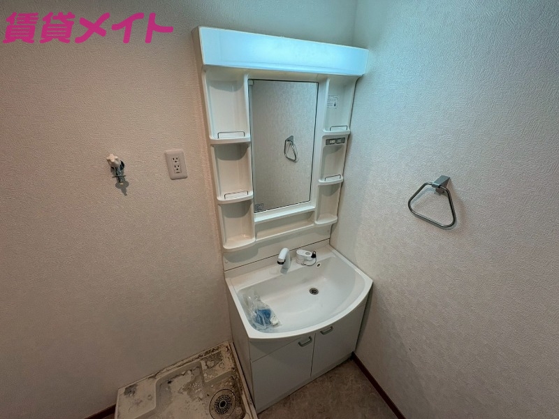 洗面設備　別部屋参考写真です