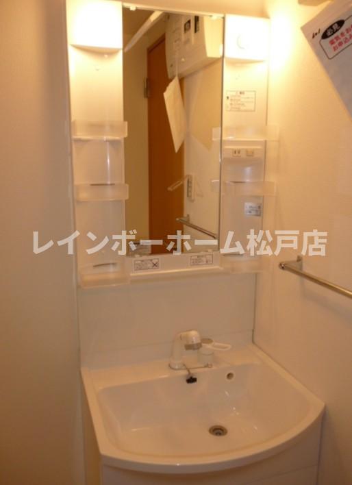 洗面設備　忙しい朝には欠かせない洗面所です