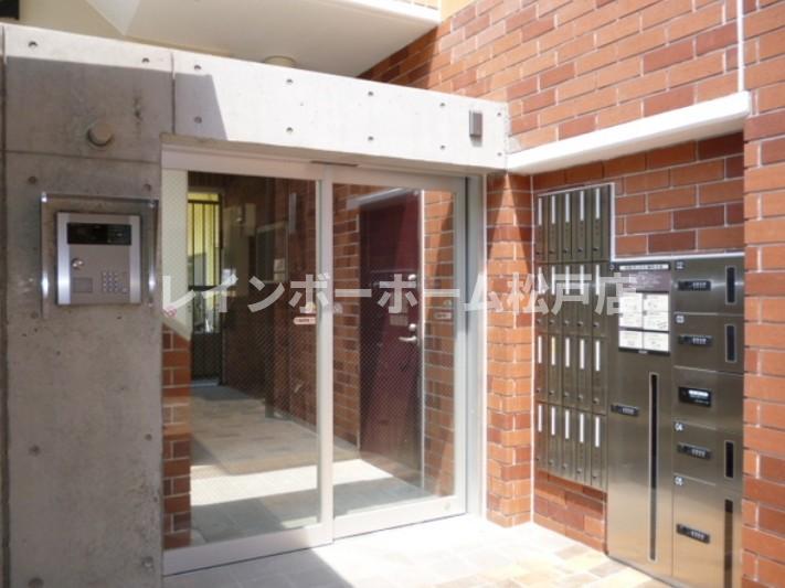 エントランス　毎日通るエントランスはこのようになっています
