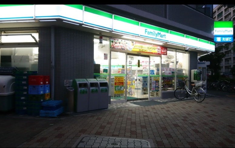 コンビニ　ファミリーマート 西宮原二丁目店（コンビニ）まで219m