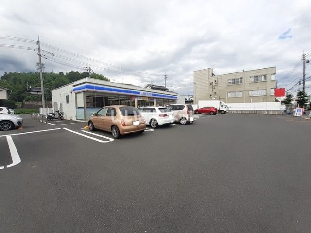 コンビニ　ローソン津山小田中西店（コンビニ）まで228m