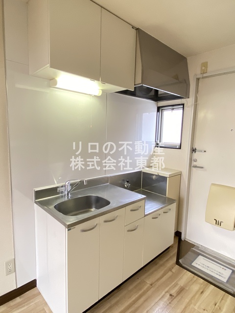 キッチン　上下に収納あり！使い勝手の良いキッチンです！！