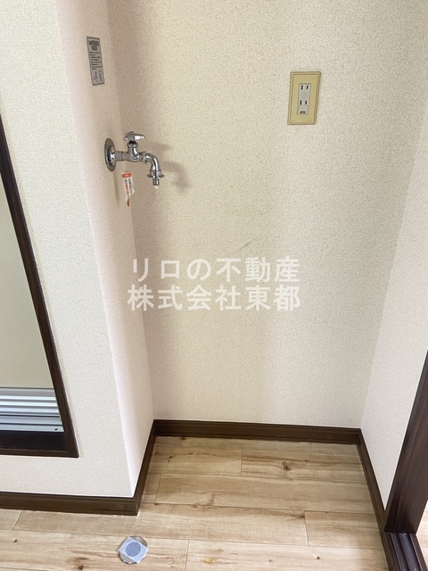 その他　洗濯機置き場は室内にあるので雨に濡れる心配はありません。