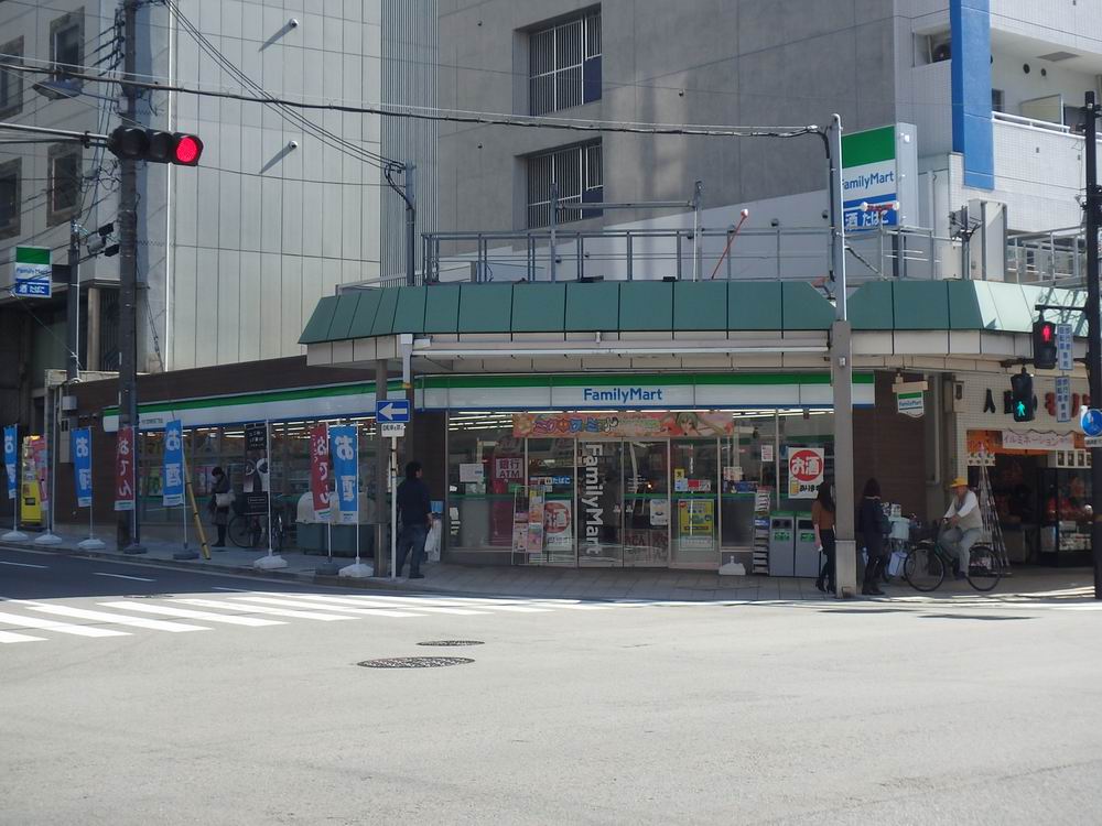 コンビニ　ファミリーマート 内久宝寺町四丁目店（コンビニ）まで221m
