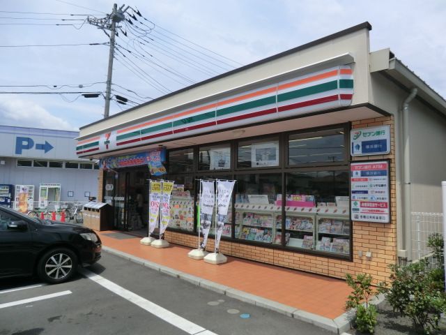 コンビニ　セブンイレブン（コンビニ）まで500m