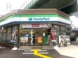 コンビニ　ファミリーマート中宮店（コンビニ）まで213m