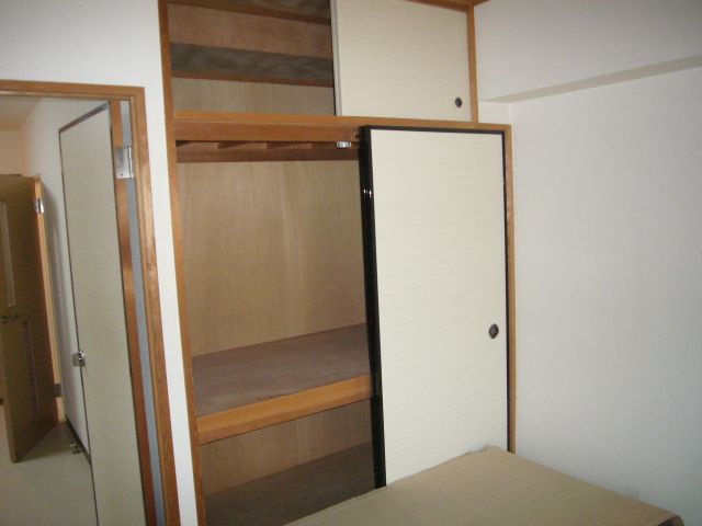 収納　※写真は別室です