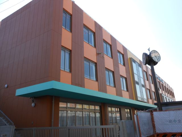 小学校　市立第三小学校（小学校）まで420m