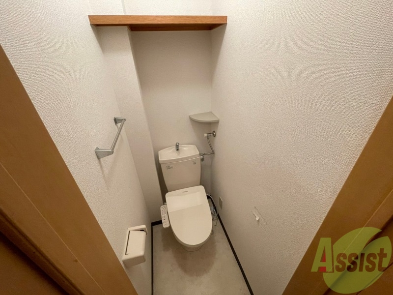 トイレ　ウォシュレット機能がついたトイレです。安心して使用できます。