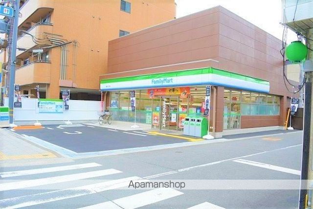 コンビニ　ファミリーマート（コンビニ）まで124m