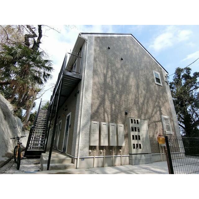 建物外観　雰囲気あるレンガ調の外観です！