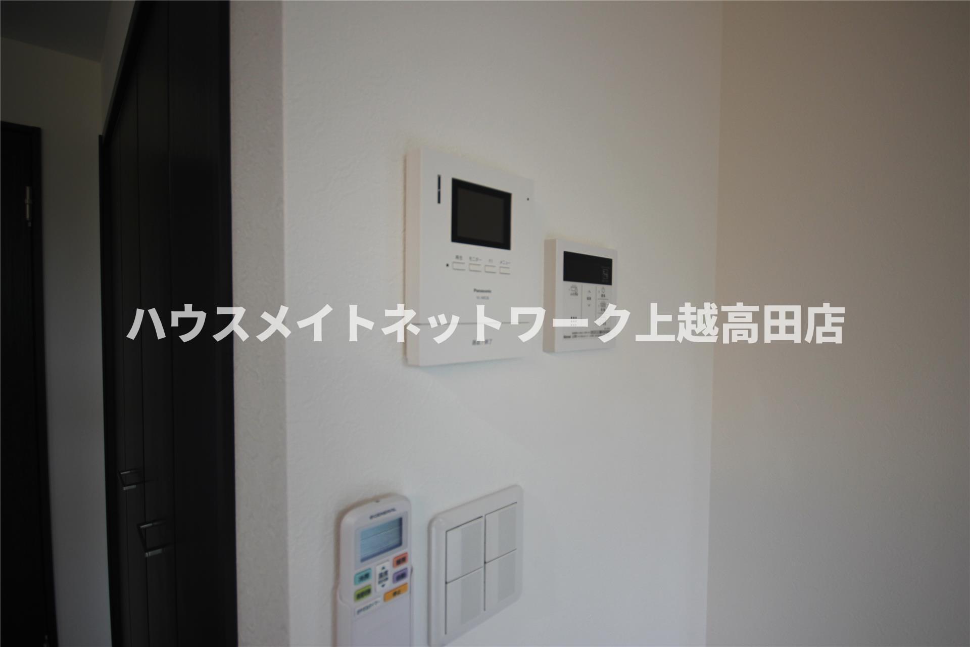 セキュリティ　モニターホン（参考同型タイプの室内写真）