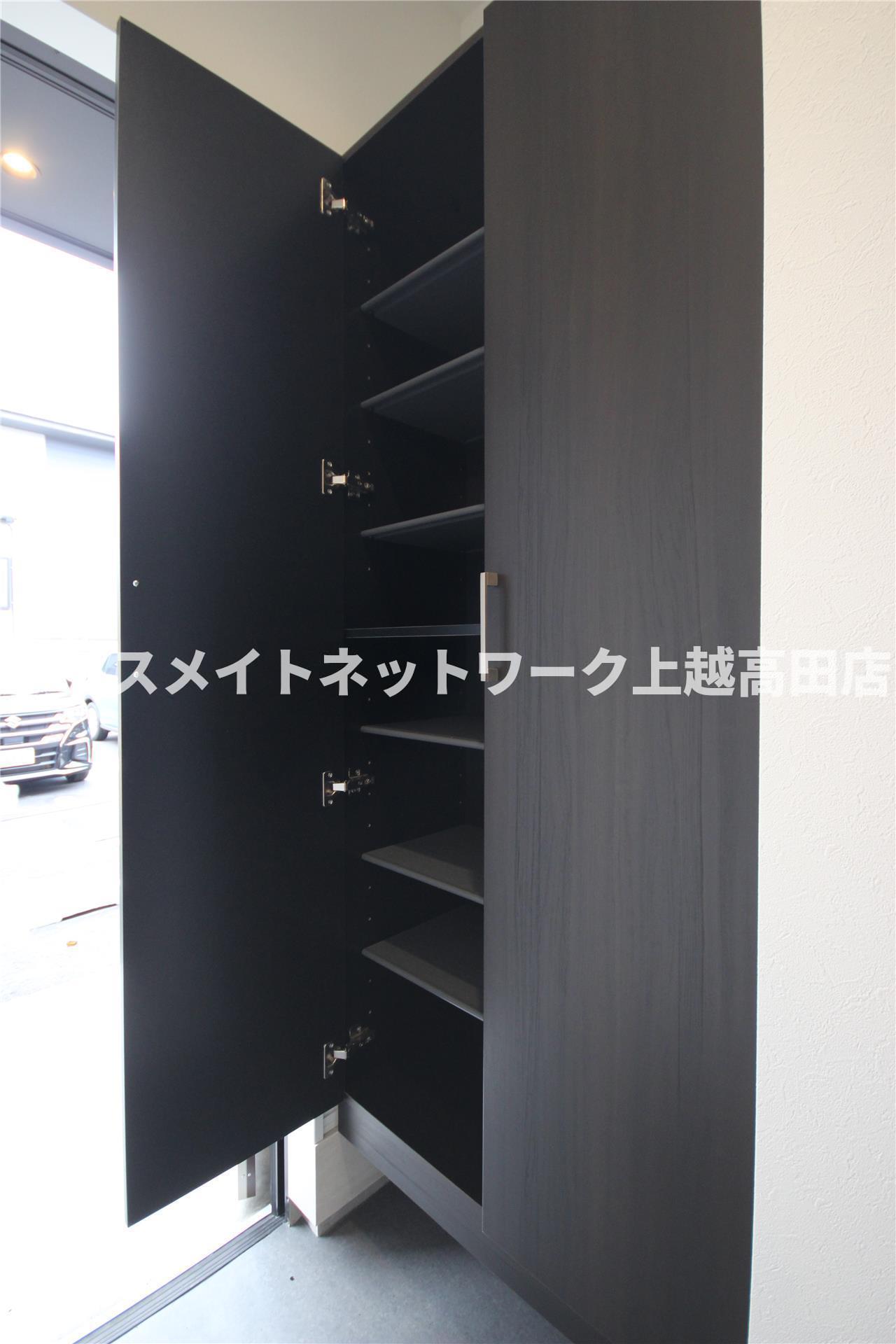 その他　シューズボックス（参考同型タイプの室内写真）