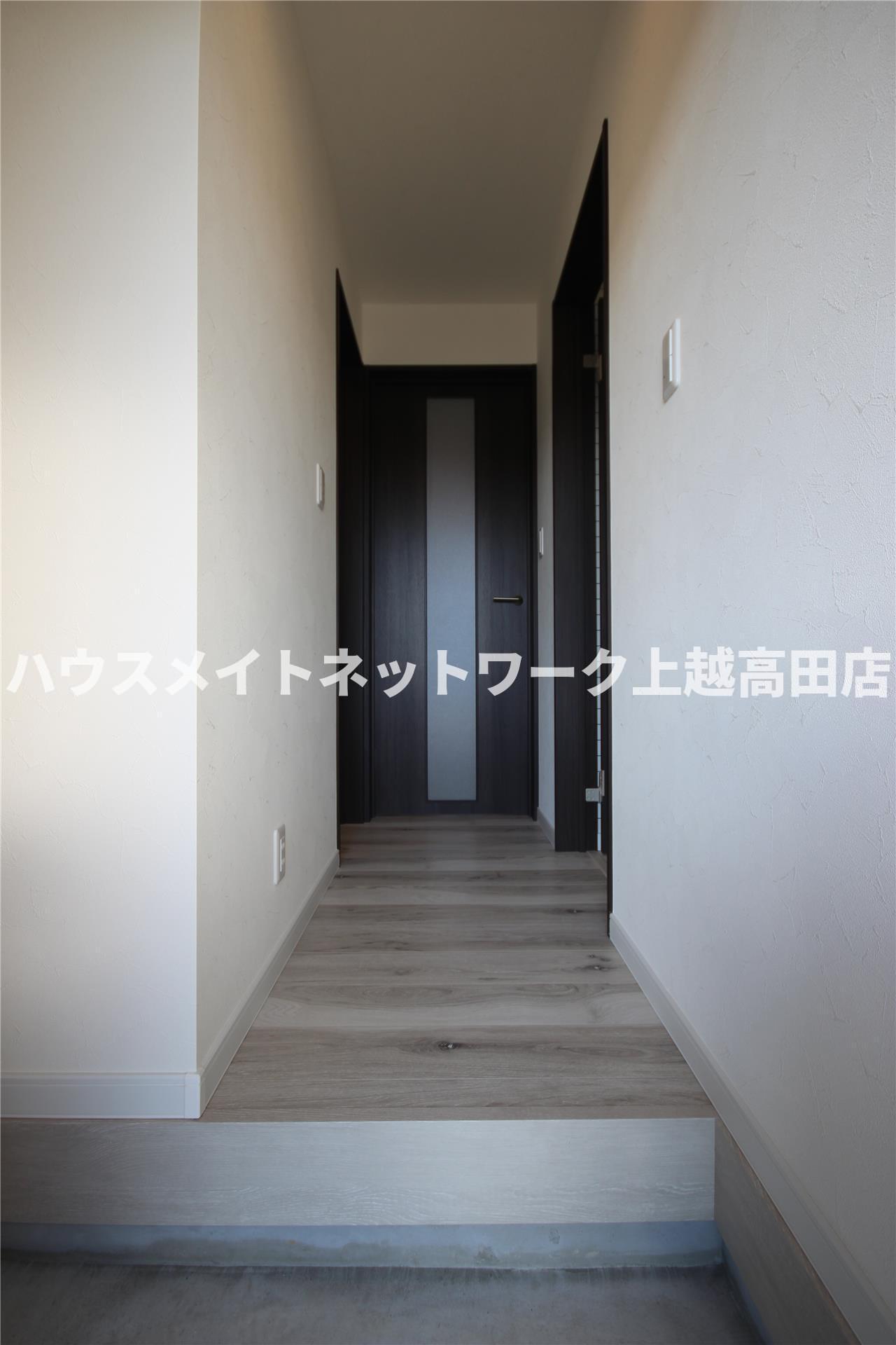 玄関　玄関（参考同型タイプの室内写真）
