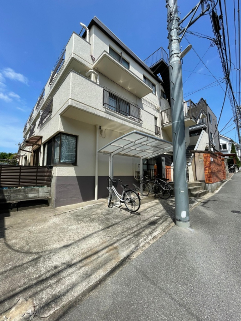 建物外観　閑静な住宅街に位置しております。