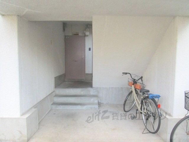 ロビー　階段