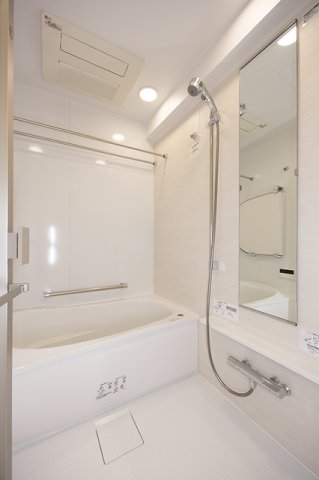 バス・シャワールーム　※写真は同タイプ住戸です。