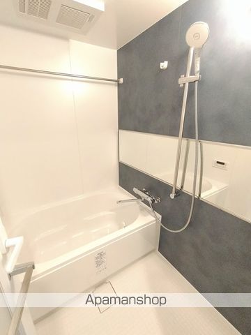 地下鉄御堂筋線 江坂駅 徒歩9分 10階建 築3年の風呂写真