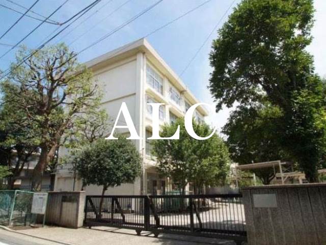 小学校　練馬区立仲町小学校（小学校）まで547m