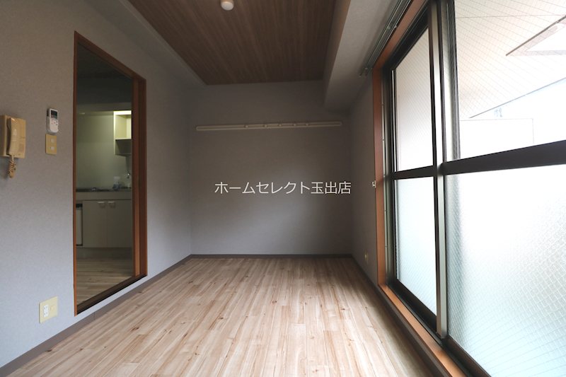 MiYo87天下茶屋の居間写真