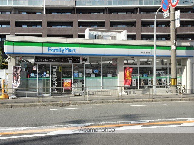 コンビニ　ファミリーマート（コンビニ）まで387m