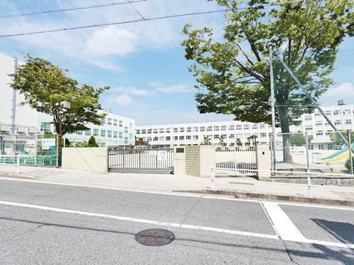 小学校　名古屋市立名東小学校（小学校）まで385m