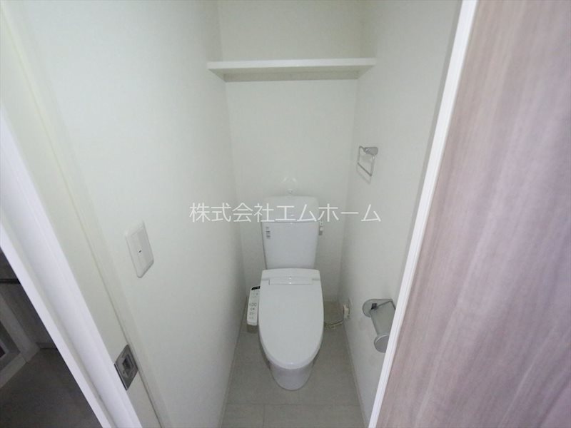 トイレ　温水洗浄暖房便座付トイレ